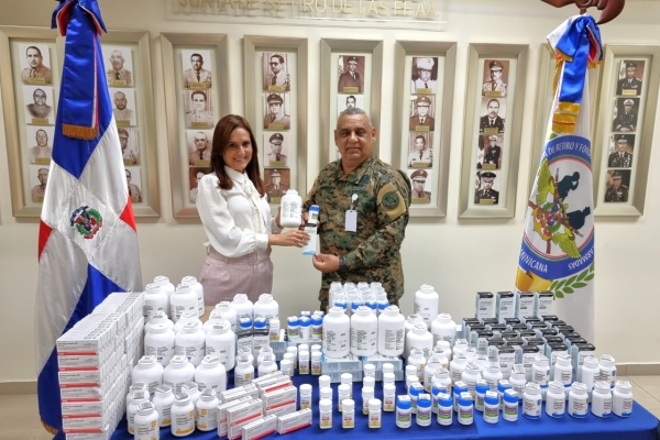 JRFPFFAA recibe donación de medicamentos e insumos de la Asociación de Esposas de Oficiales del Ejército de República Dominicana