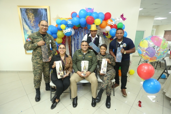 Colaboradores de la Junta de Retiro reciben agasajo por cumpleaños del mes