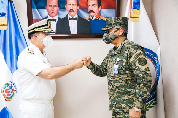 Visita de cortesía del Comandante General de la Armada de R.D