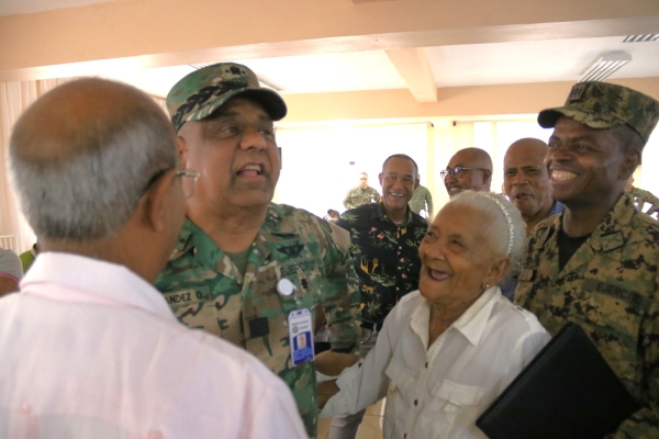 Miembros retirados de la provincia de Azua son beneficiados en jornada de responsabilidad social de la Junta de Retiro