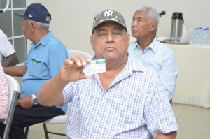 Jornada Masiva de Entrega de Carnets del Plan Máximo de SeNaSa para Pensionados de las Fuerzas Armadas se desarrolla con éxito