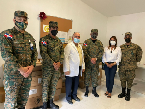 JRFPFFAA entrega medicamentos e insumos médicos a Hospital en Santiago