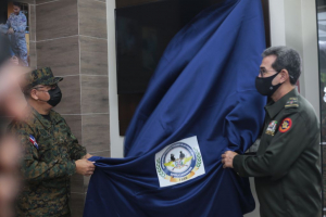 Ministro de Defensa inaugura oficina de Carnetización en instalaciones a la JRFPFFAA