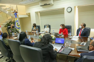 Ministerio de Defensa coordina acciones para mejorar seguro de salud a pensionados de las Fuerzas Armadas