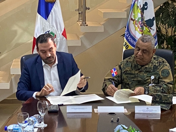 Junta de Retiro firma acuerdo con Grupo SUILROD para nuevos beneficios médicos de militares retirados