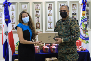 Fundación Save the Children entrega alimentos y productos de higiene personal a Militares Retirados