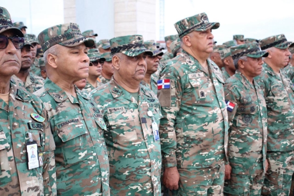 Junta de Retiro participa en ceremonial a la bandera realizado por el Ministerio de Defensa
